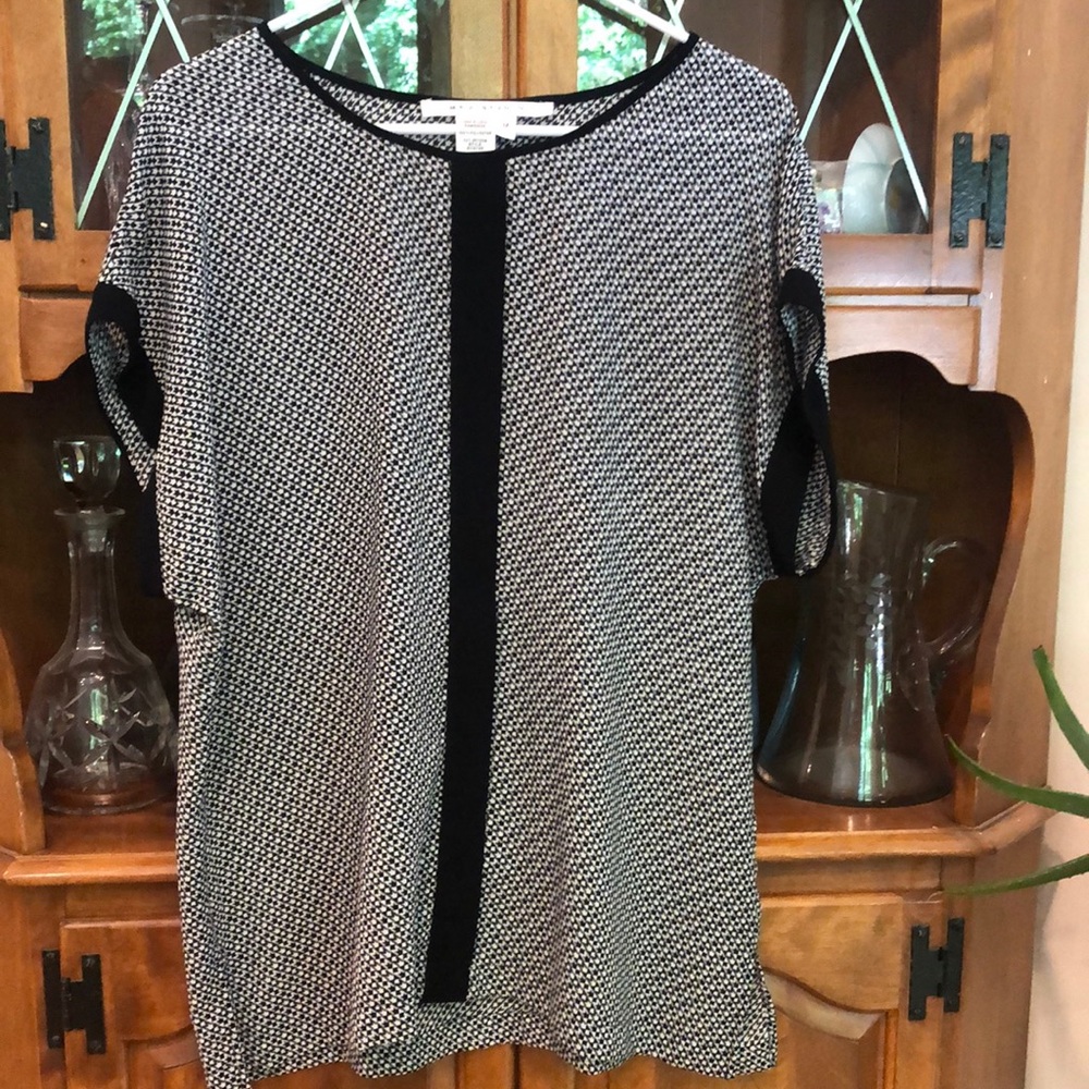 Medium Max Studio blavk and white top
